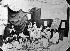 Scuola femminile ad Algeri, c.1860 da Jacques Antoine Moulin